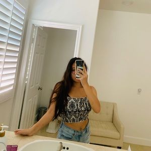 BRAND NEW printed ruched top